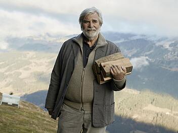 Der im Mai 2023 verstorbene Schauspieler Peter Simonischek spielt in "Das Beste kommt noch!" seine letzte Rolle.