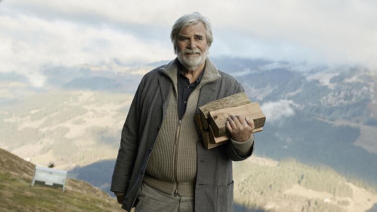 Der im Mai 2023 verstorbene Schauspieler Peter Simonischek spielt in "Das Beste kommt noch!" seine letzte Rolle.