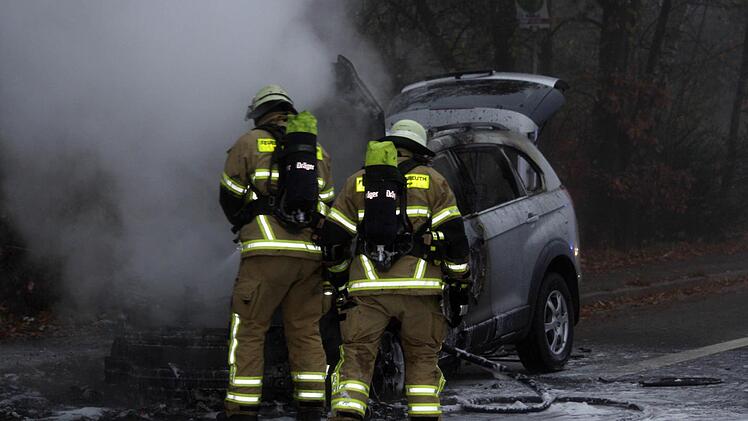 Die Feuerwehr musste den Brand löschen. Foto: Hohnerlein, News5