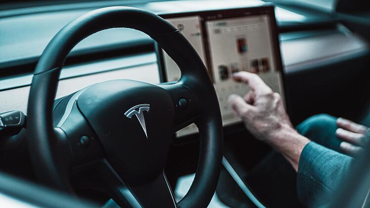 Tesla Cockpit