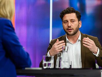 "Maybrit Illner" Grünen-Chef Felix Banaszak hatte erwartet, ordentlich einstecken zu müssen.