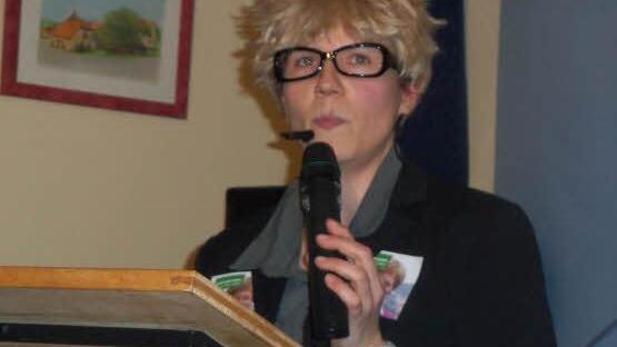 Susanne Käb, erklärt wieso sie Bürgermeisterin werden will und bewertete einige Kollegen für den Stadtrat aus den Ortsteilen Eichelberg/Reutersbrunn/Heubach.