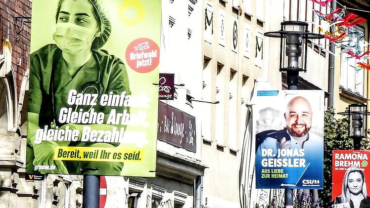 Die Wahl ist vorbei, noch hängen die Plakate - aber wie geht es im politischen Coburg jetzt weiter?