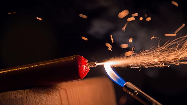Unbekannte sprengen Zigarettenautomat mit B&ouml;llern - Polizei bittet um Hinweise