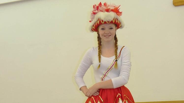 Jasmin Stretz aus Ebern tanzt in der Jugendgarde.  Foto: Eckert
