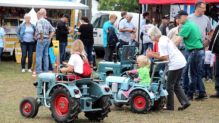 Impressionen vom Oldtimer-Treffen   Foto: Richard Sänger