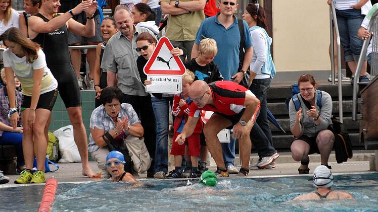 &Uuml;ber mangelnde Anfeuerung brauchten sich die Triathleten nicht zu beklagen. Fotos: Herzopress