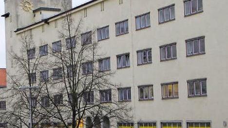 So wird das Postgebäude in der Hindenburgstraße nie wieder zu sehen sein. Die Fassade erhält einen neuen Farbanstrich.