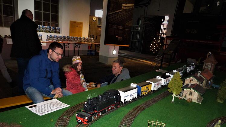 Impressionen  von der Ausstellung zum "Internationalen Tag der Modelleisenbahn" in Neuenmarkt