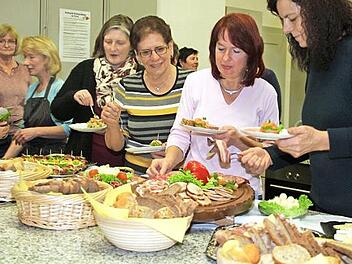 Liebevoll angerichtet machen die Platten Appetit auf mehr.  Foto: Gerda Völk