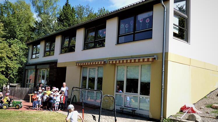 Die Kindertagesstätte "Am Schroth" soll mit einem Kostenaufwand von 1,8 Millionen eine Generalsanierung erhalten. Klar ist auch, dass die Kita während der Bauarbeiten komplett ausgelagert werden muss. Foto: Werner Reißaus