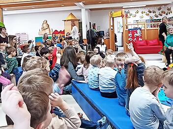 Das Team und die Kinder des Kindergartens verabschiedeten sich in einer Feierstunde.