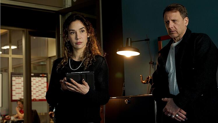 Ceylan &Ouml;zer (Yasemin Cetinkaya) unterst&uuml;tzt Tjark Wolf (Hendrik Duryn) bei seinen nicht immer legalen Ermittlungsmethoden.