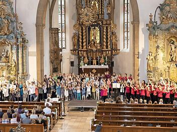 Die Kantorei St. Magdalena, mit über 200 Aktiven, hat den Probenbetrieb wieder voll aufgenommen und freut sich schon auf Auftritte.
