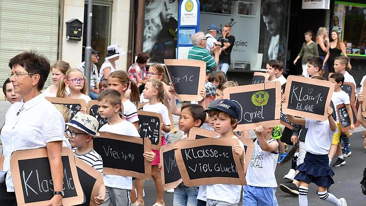 Kinder der Marktplatzschule zeigten: So war's früher in der Schule
