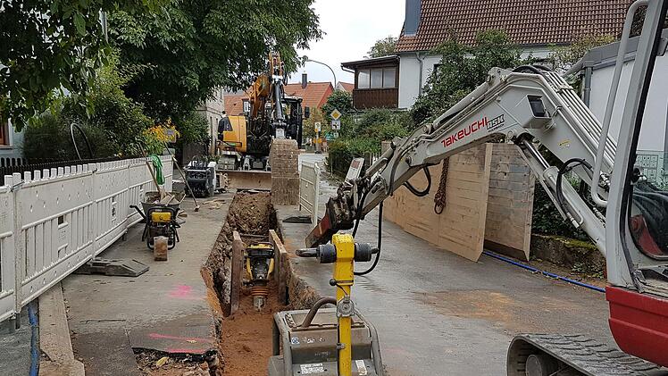 Baustelle über Baustelle: Auch in Großenhül ist die Ortsdurchfahrt gesperrt.