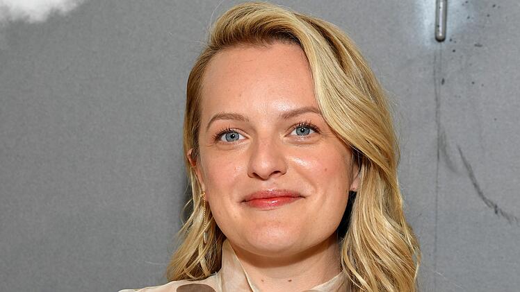"The Handmaid's Tale"-Star Elisabeth Moss ist Scientologin. Schon als Kind wurde sie durch ihre Eltern damit in Ber&uuml;hrung gebracht.