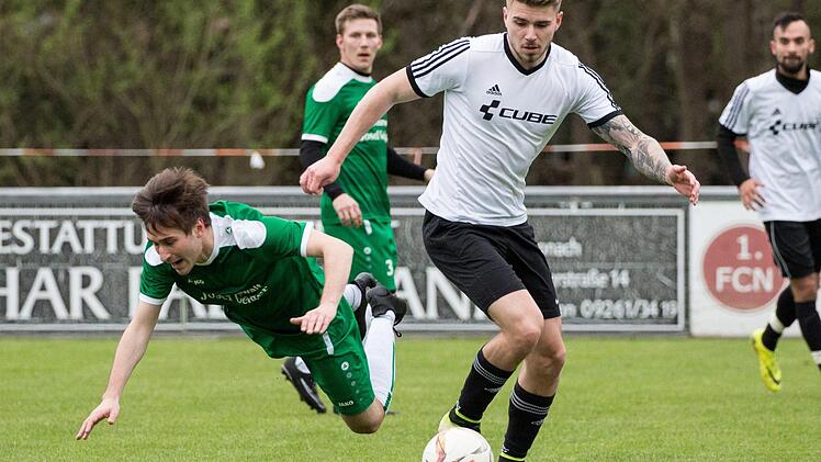 Szene vom Bezirksliga-Spiel SV Friesen - SV Poppenreuth.  Foto: Heinrich Weiß