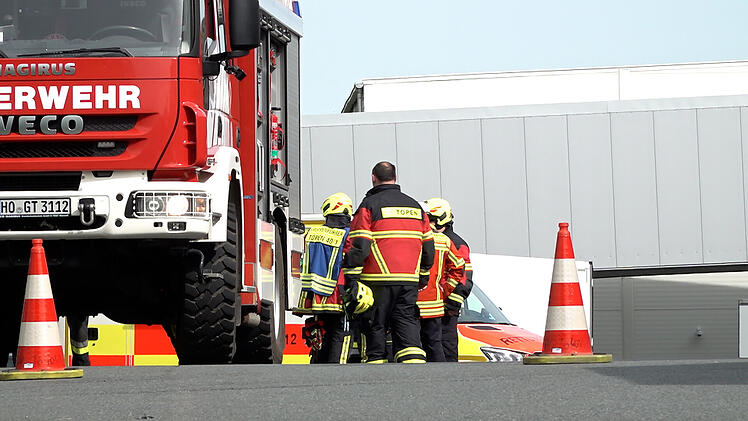 Feuer im Gewerbegebiet: Biogroßhändler Dennree betroffen