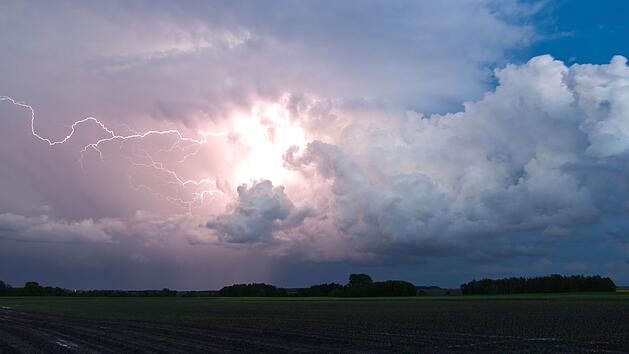 Wetter: Kaltfront im Anmarsch