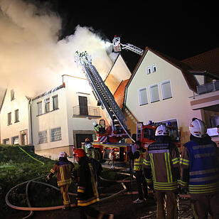 Dachstuhlbrand in Grub am Forst