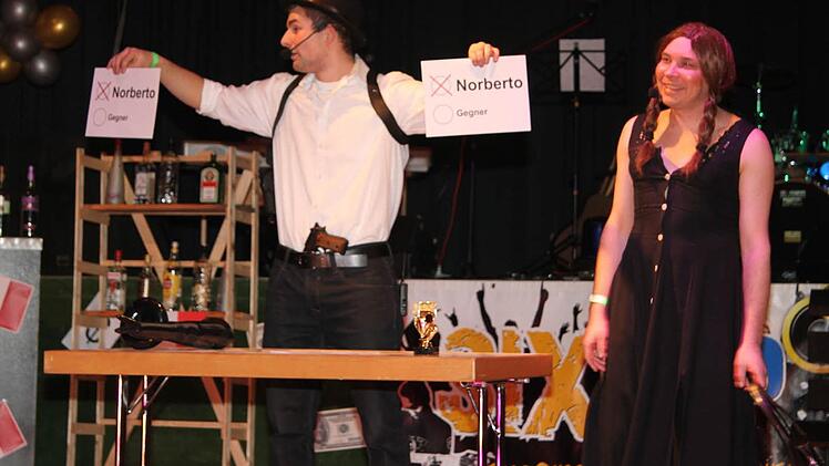 Bonnie (Mirko Herrmann) und Clyde (Marcel Herold) decken die Mafia-Intrigen. Alle Fotos Sonja Adam