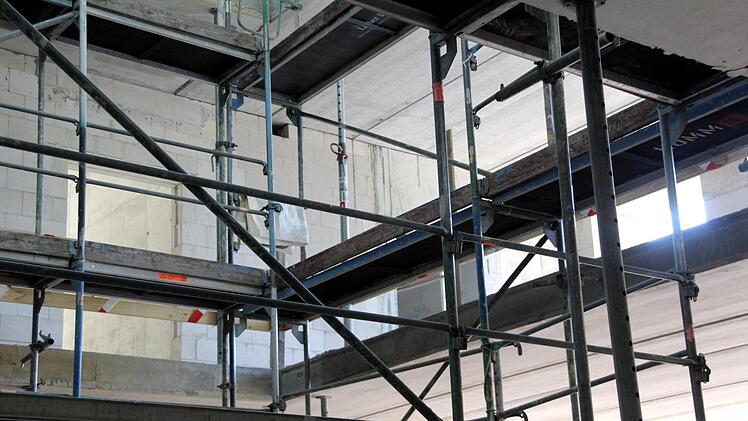 Am Erweiterungsbau der Carl-Platz-Schule wurde Richtfest gefeiert.  Foto: Richard Sänger