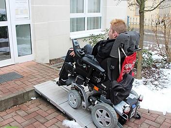 Mobile Rampen, wie hier auf dem Bild, wären schon eine weitere wichtige Hilfe. Foto: K. Scharf