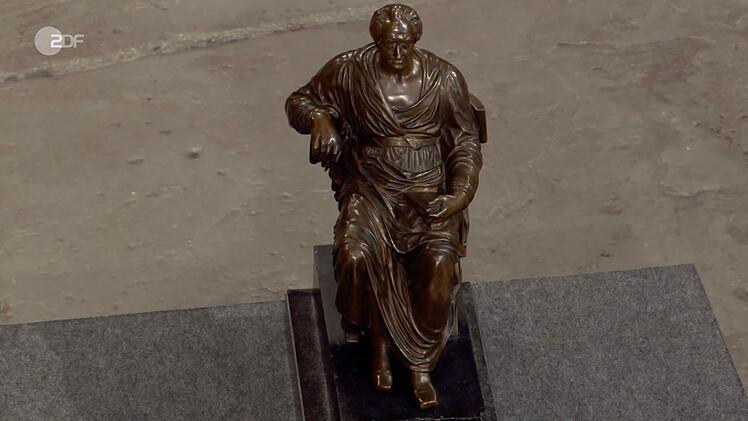 Eine Vollbronze von Johann Wolfgang von Goethe stammte laut Expertin Berding von der Gie&szlig;erei Gladenbeck um 1900.