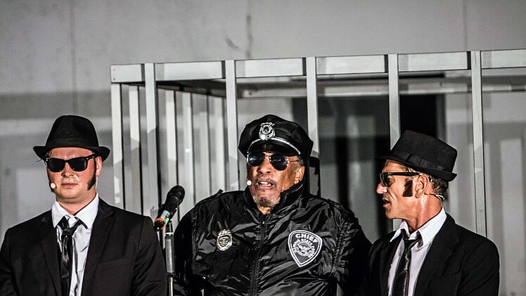 Die Musical Comedy "Blues Brothers in Prison" feierte Premiere auf der Waldbühne Heldritt.Foto: Jochen Berger