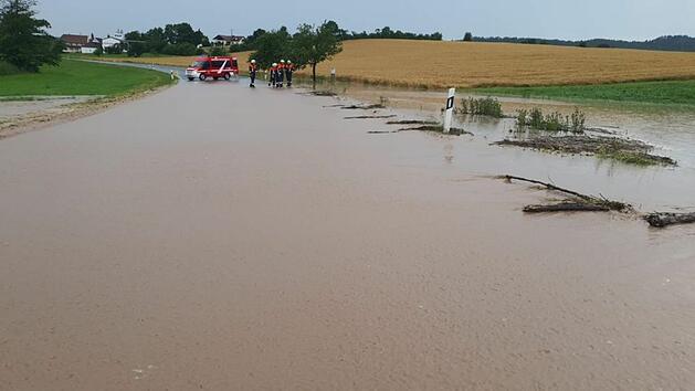 Unwetter in Maroldsweisach: Keller geflutet und Stra&szlig;ensperrung wegen Hochwasser