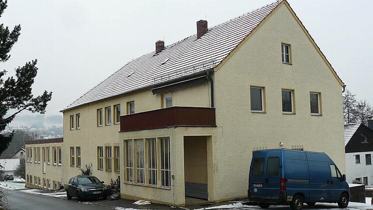 Die ehemalige Steppdeckenfabrik Traglauer soll umgebaut und erweitert werden. Foto: Klaus-Peter Wulf