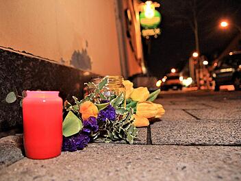 Am Samstagabend erlag ein 81-Jähriger Fußgänger noch am Unfallort, an der Gaustadter Hauptstraße, seinen schweren Verletzungen, nachdem er von einem Auto angefahren worden war. Foto: Ferdinand Merzbach