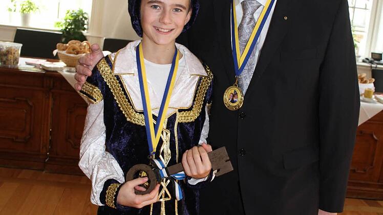 Oberbürgermeister Henry Schramm mit Hofmarschall Carlos Dück.