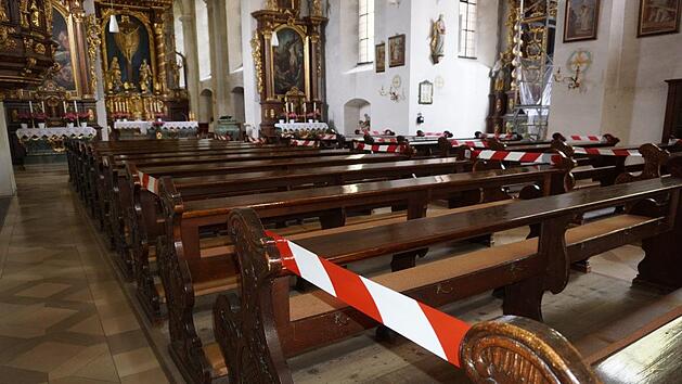 In der Klosterkirche am Kreuzberg bieten die Franziskaner zwei neue  Angebote an. Stille eucharistische Anbetung an jedem ersten Freitag im  Monat. Ab sofort k&ouml;nnen Gebetsanliegen in der Kirche hinterlegt oder  online an die Franziskaner gesendet werden. Das Angebot gilt f&uuml;r alle  Menschen, die Unterst&uuml;tzung im Gebet und ihren Anliegen w&uuml;nschen. Foto:  Marion Eckert