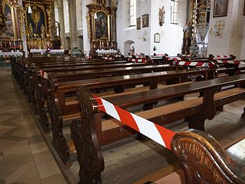 In der Klosterkirche am Kreuzberg bieten die Franziskaner zwei neue  Angebote an. Stille eucharistische Anbetung an jedem ersten Freitag im  Monat. Ab sofort können Gebetsanliegen in der Kirche hinterlegt oder  online an die Franziskaner gesendet werden. Das Angebot gilt für alle  Menschen, die Unterstützung im Gebet und ihren Anliegen wünschen. Foto:  Marion Eckert
