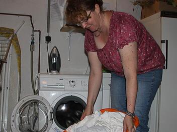 Kerstin Rentsch geht das Wasser für die Waschmaschine aus. Foto: Veronika Schadeck