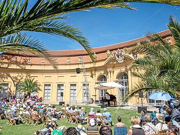 Die Orangerie bietet eine pr&auml;chtige Kulisse f&uuml;r die Schlossgartenkonzerte. Foto: Erich Malter