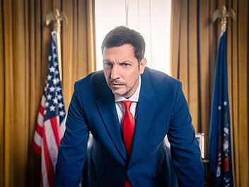 Ein Jahr nach Beginn der zweiten US-Pr&auml;sidentschaft Donald Trumps blickt der Film "Thilo Mischke. Trump - The greatest Realityshow" vor Ort auf die Ver&auml;nderungen in den USA. Der preisgekr&ouml;nte Reporter trifft Anh&auml;nger und Kritiker des Pr&auml;sidenten und seiner MAGA-Bewegung.