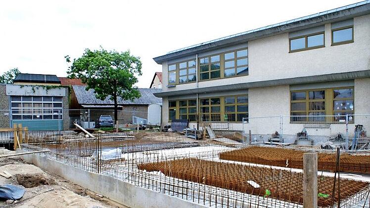 Rattelsdorf hat sich viel vorgenommen: Hier ein Bild von der Großbaustelle der Grund- und Mittelschule  Fotos: Renate Neubecker