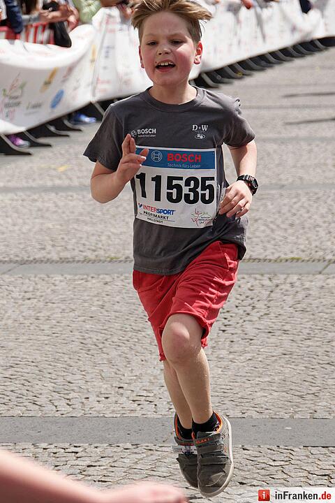 Weltkulturerbelauf 2017 in Bamberg: Der Zieleinlauf am Maxplatz