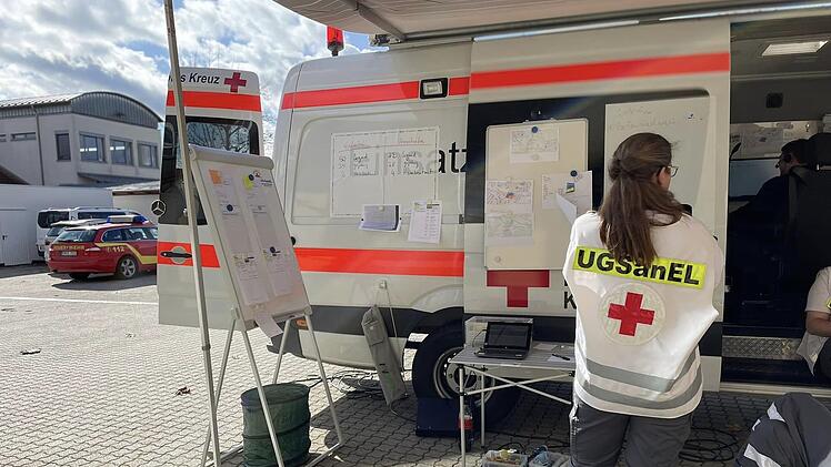 Landkreis Erlangen-H&ouml;chstadt: Hilfs- und Rettungsorganisationen be&uuml;ben Gro&szlig;schadenslage - So lief die &Uuml;bung ab