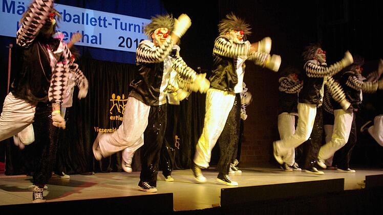 Turnier für Männerballett in Untererthal.