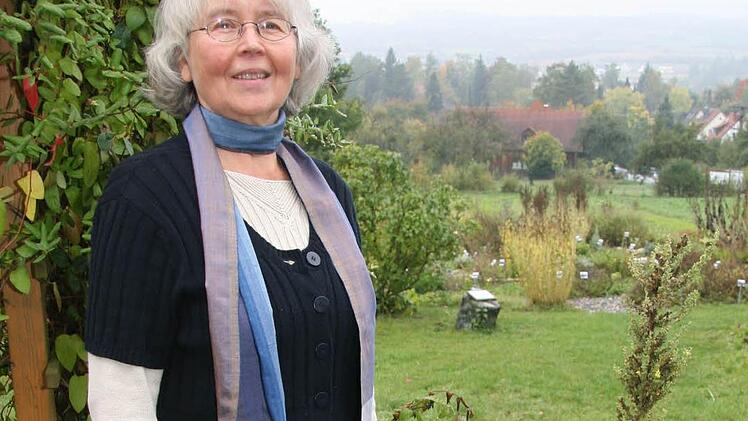 Die Hessin Dorothee   Sylla, die ihr Augenlicht zu verlieren  droht, setzt  auf die Hilfe des Mediziners.