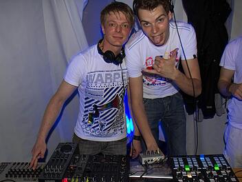 Das frisch gegründete DJ-Duo aus Sebastian Porada (rechts) und Tobias Rehm im Jahr 2010. Foto: privat