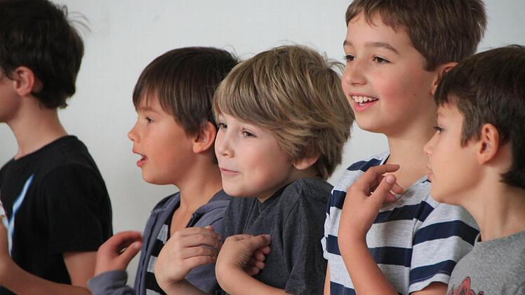 Übergabe der Sicherheitsdreiecke zum Schulanfang 2014 in Münnerstadt. Fotos: Paul Ziegler/Heike Beudert