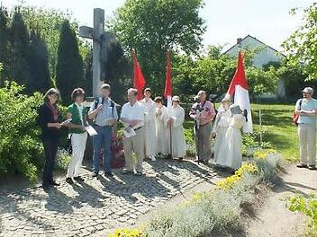 Die Texte wurden unter anderem von Manfred Welker vorgetragen.