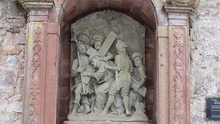 Ein Schatz unter den Flurdenkmalen: Der Kreuzweg am Kloster Altstadt.