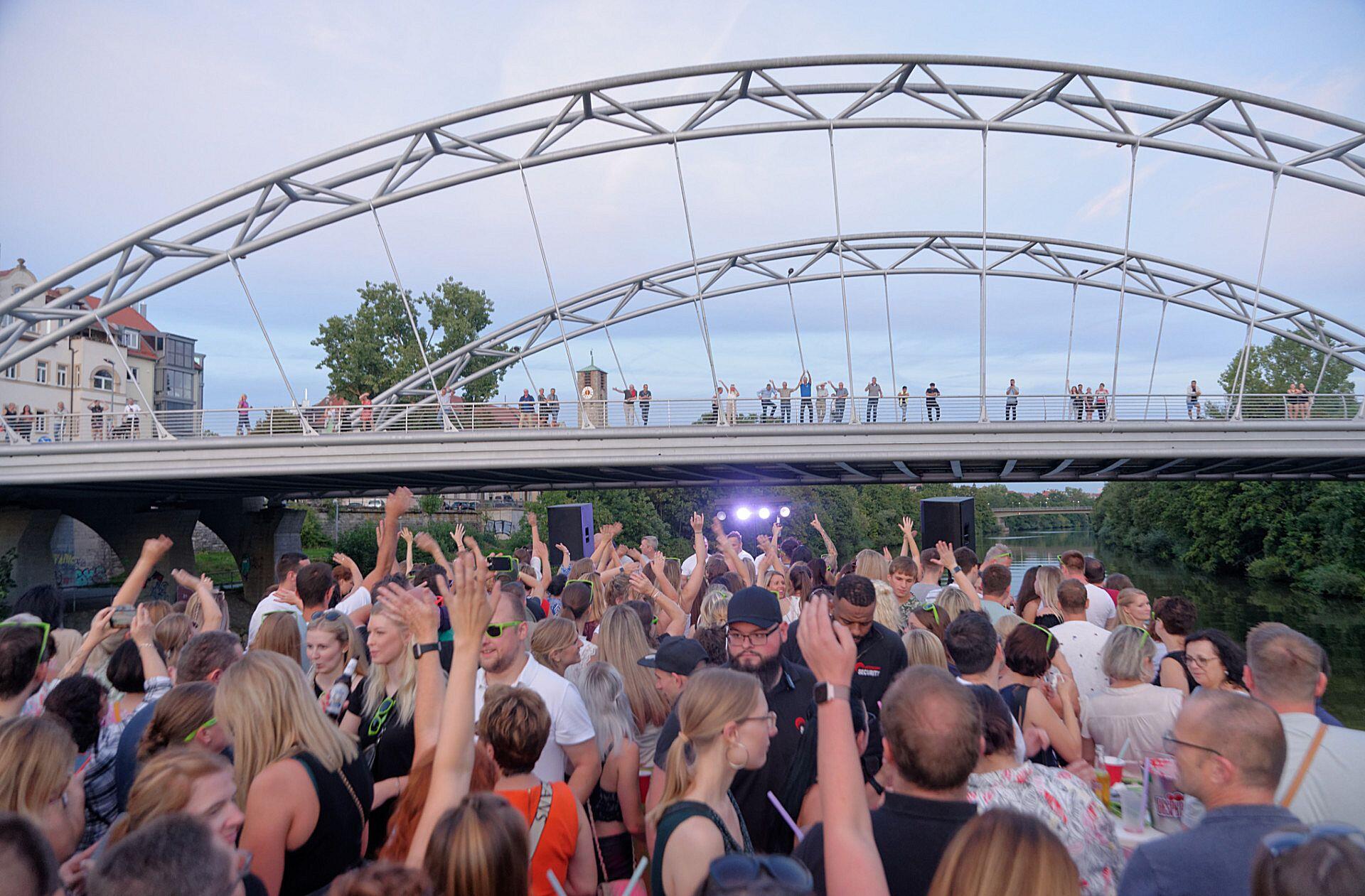 Das BAYERN 3 Partyschiff 2023 machte Halt in Bamberg Hier gibt es