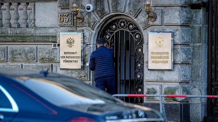 Bundesregierung bestellt russischen Botschafter ein
